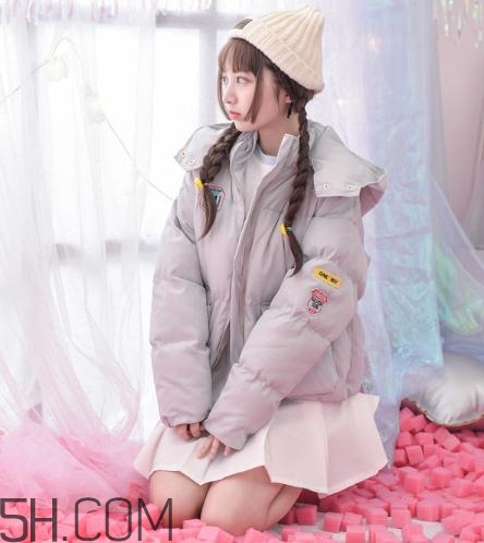 面包服是羽絨服嗎？面包服和羽絨服的區(qū)別