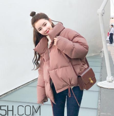 面包服是羽絨服嗎？面包服和羽絨服的區(qū)別
