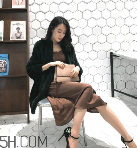水貂絨毛衣會起球嗎？水貂絨起球怎么辦？