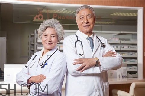牙周炎需要洗牙嗎？牙周炎需要拔牙嗎？
