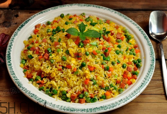 蛋炒飯和揚(yáng)州炒飯有什么區(qū)別？蛋炒飯是發(fā)物嗎