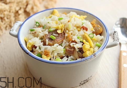蛋炒飯可以和土豆絲一起吃嗎？蛋炒飯吃多了有什么危害