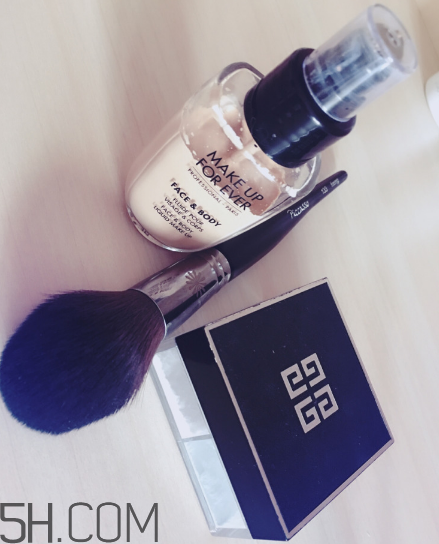 make up forever水粉霜好用嗎？make up forever水粉霜多少錢？