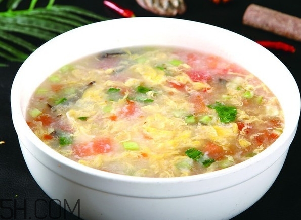 疙瘩湯是用什么面粉做的？疙瘩湯加入面粉的水是熱水還是冷水