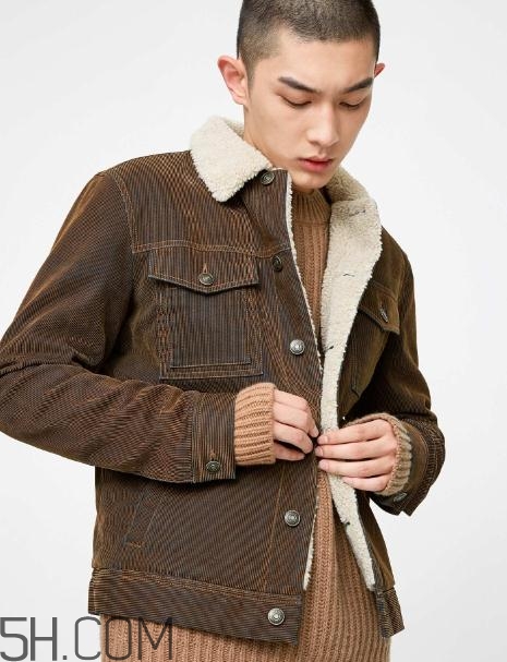 燈芯絨衣服會(huì)縮水嗎？燈芯絨衣服粘毛嗎？