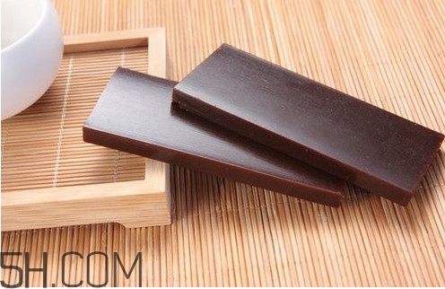 東阿阿膠是什么做的？東阿阿膠和福牌阿膠的區(qū)別