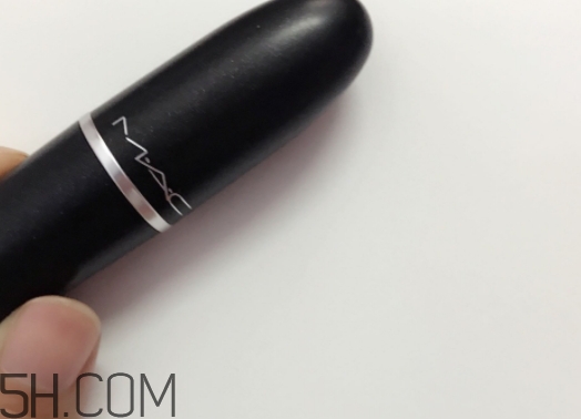 mac ladybug和ruby woo哪個(gè)好看_試色對比