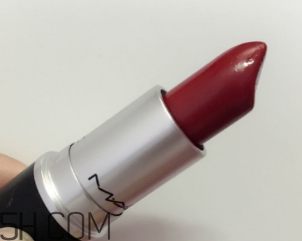 mac ladybug和ruby woo哪個(gè)好看_試色對比