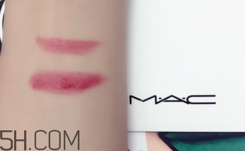 mac ladybug和ruby woo哪個(gè)好看_試色對比