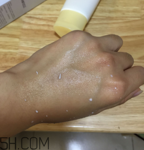 一葉子去角質(zhì)素怎么樣？一葉子去角質(zhì)素怎么用？