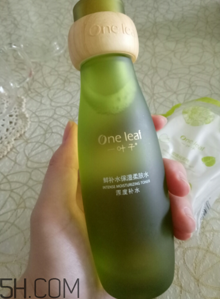 一葉子鮮補(bǔ)水柔膚水怎么樣？一葉子鮮補(bǔ)水柔膚水好用嗎？