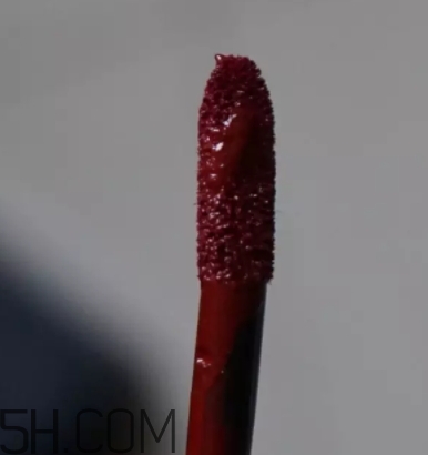 阿瑪尼紅管201多少錢？阿瑪尼紅管201停產(chǎn)了嗎？