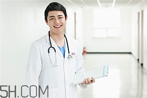 骨折做牽引疼嗎？骨折做牽引怎么回事？