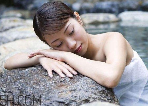 泡溫泉的溫度多少合適？為什么泡溫泉后那么累