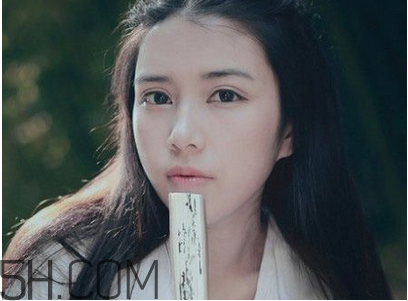 粉餅和散粉哪個定妝效果好？定妝粉和定妝粉餅的使用方法