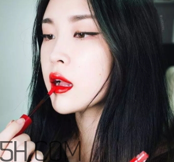 阿瑪尼408多少錢？阿瑪尼限量簽名紅管408專柜價格