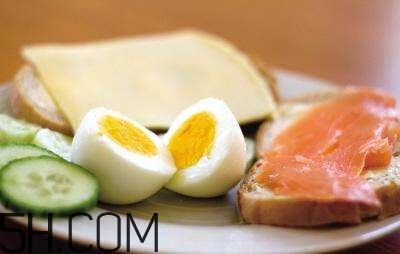 人為什么會掉發(fā)？怎么防止掉發(fā)？