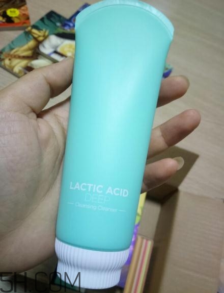 春紀洗面奶好用嗎？春紀潔面乳評測