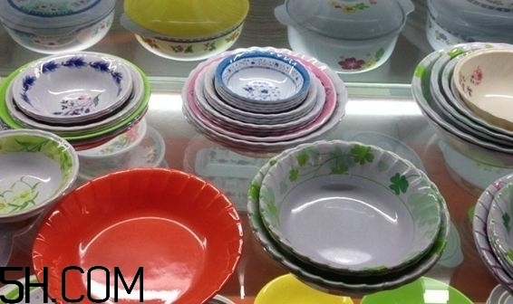 什么是仿瓷碗？仿瓷碗是塑料碗嗎？