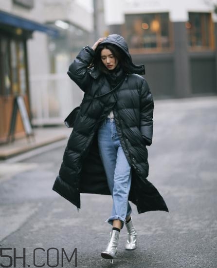 黑色棉襖配什么褲子？黑色棉服搭配褲子圖片