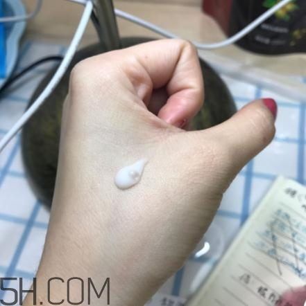 春紀新彈力嬌嫩菁華乳好用嗎？春紀新彈力嬌嫩菁華乳評測