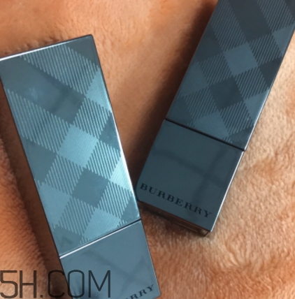 burberry口紅97和93哪個(gè)好看？burberry巴寶莉97和93對比