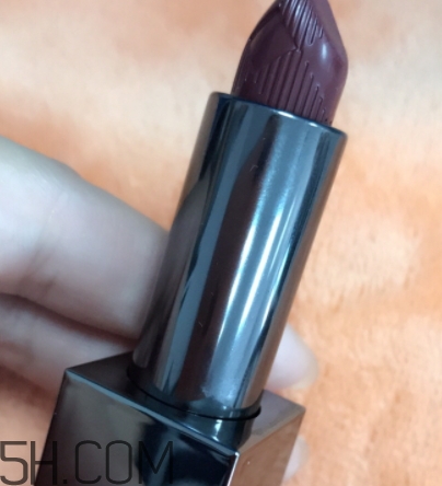burberry口紅97和93哪個(gè)好看？burberry巴寶莉97和93對比