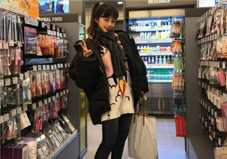 黑色羽絨服配什么顏色毛衣？黑色羽絨服搭配毛衣圖片