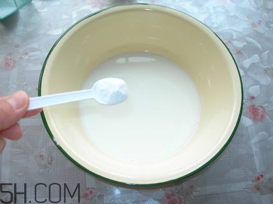 牛奶護(hù)膚有什么竅門(mén)？牛奶護(hù)膚的竅門(mén)有哪些？