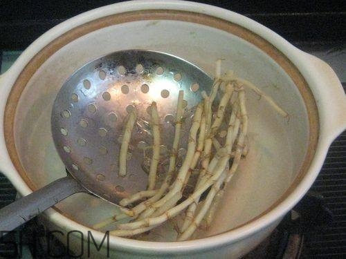 愛長痘吃什么食物好？愛長痘的食物禁忌有哪些？