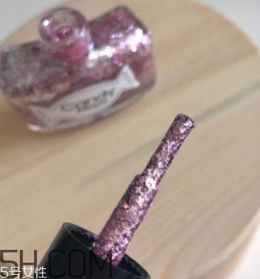 candy moyo和miss candy區(qū)別 膜玉和糖果小姐哪個(gè)好？