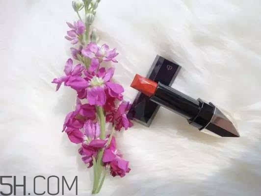 涂口紅前用bb打底可以嗎？最近比較火的口紅品牌有哪些？