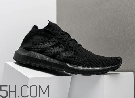 adidas swift run triple black配色在哪買_多少錢？
