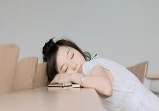 睡覺(jué)時(shí)手麻是怎么回事？手麻是哪些病的隱患？