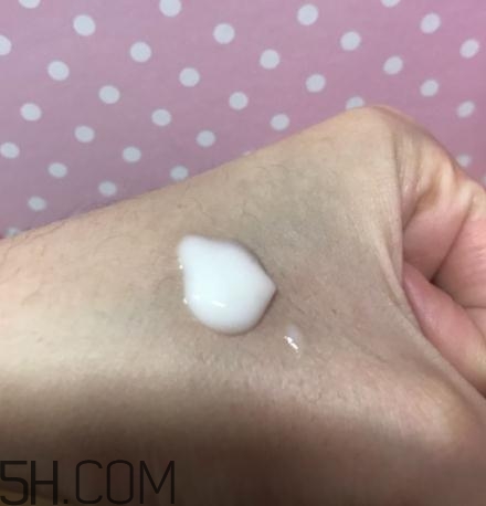 春紀(jì)咖啡醒膚緊致乳好用嗎？春紀(jì)咖啡醒膚緊致乳評測