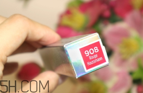 歐萊雅908是什么顏色？歐萊雅釉光唇膏固體唇釉908試色