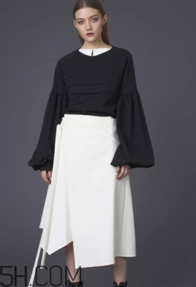 2018流行什么衣服？2018流行衣服搭配