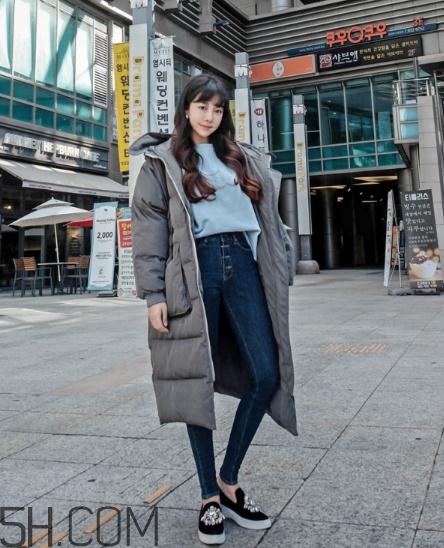 棉襖配牛仔褲好看嗎？棉服搭配牛仔褲圖片