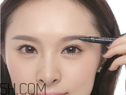 敏感性皮膚可以紋眉嗎？什么人不能做紋眉？