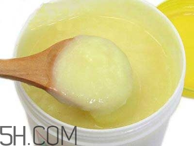 蜂王漿的營養(yǎng)成分有哪些？怎么辨別真假蜂王漿？