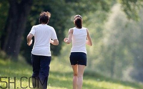 經(jīng)常慢跑的好處有哪些？慢跑減肥的正確方法是什么？
