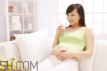 成人為什么也要喝奶粉？成人喝奶粉的好處有哪些？
