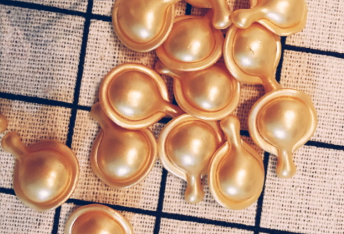 雅頓金膠怎么打開？雅頓金膠膠囊怎么扭開？
