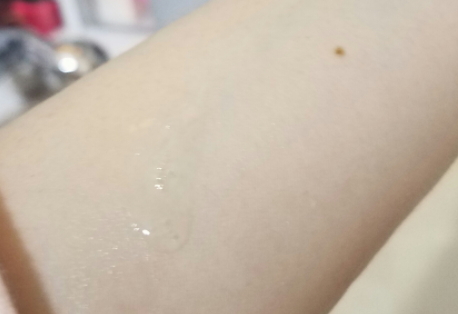 雅頓金膠怎么打開？雅頓金膠膠囊怎么扭開？