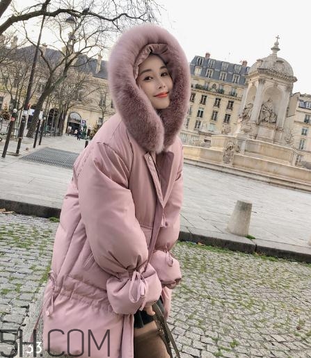 羽絨服充絨量和含絨量什么區(qū)別？羽絨服充絨量多少暖和？