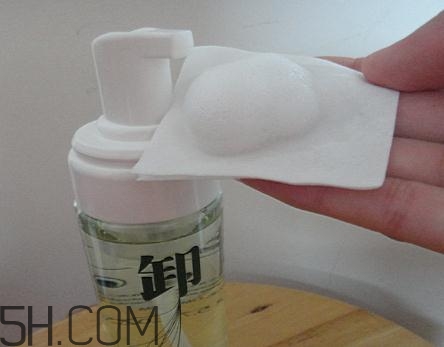 三草兩木卸妝液好用嗎？三草兩木卸妝液測(cè)評(píng)