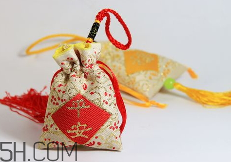 2018sk2新年福袋限量套裝多少錢？有什么？