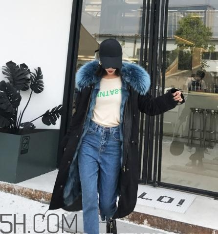 黑色派克服怎么搭配？黑色派克大衣搭配圖