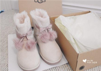 ugg雪地靴要穿襪子嗎？ugg是光腳穿嗎？