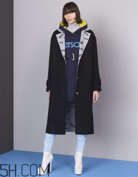 versace2018早秋服裝系列好看嗎_有哪些款式？